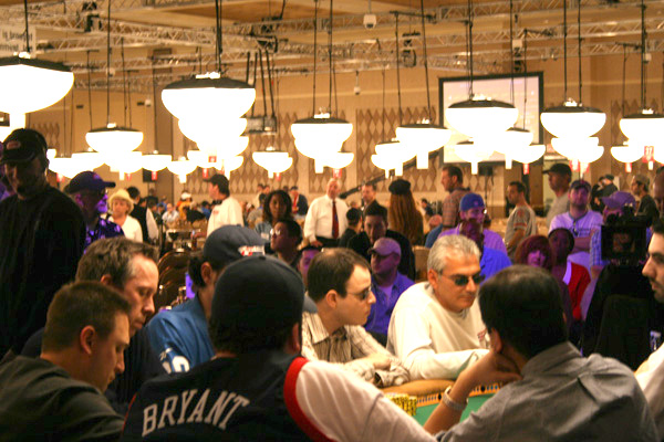 the-final-table-of-the-wsop-2005-1500-limit-holdem-tournament-189.jpg