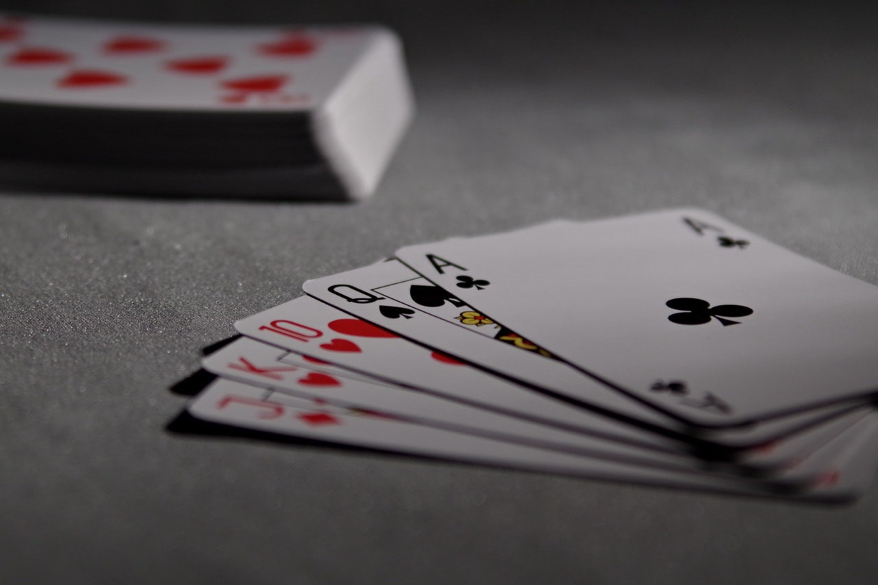 How to Play Poker | Easy-to-Follow Tips from PokerListings
