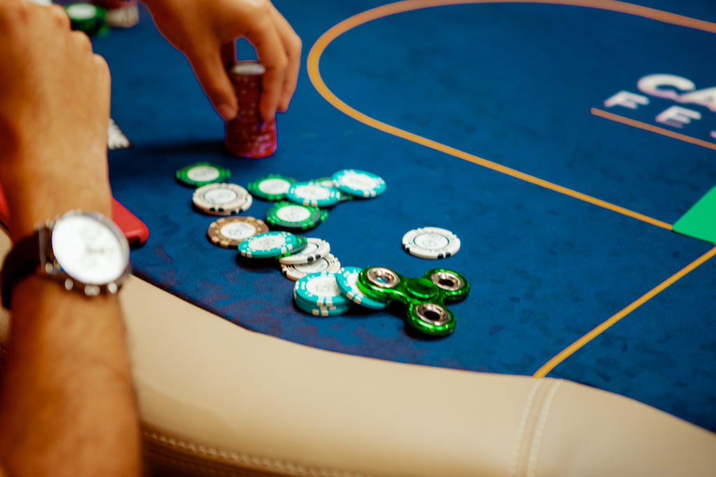 Exploit TAGfish poker players with isolation raises