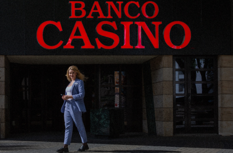 Zuzana Mikulikova in front of Banco Casino
