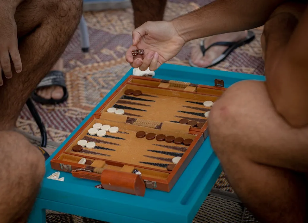 backgammon in the street