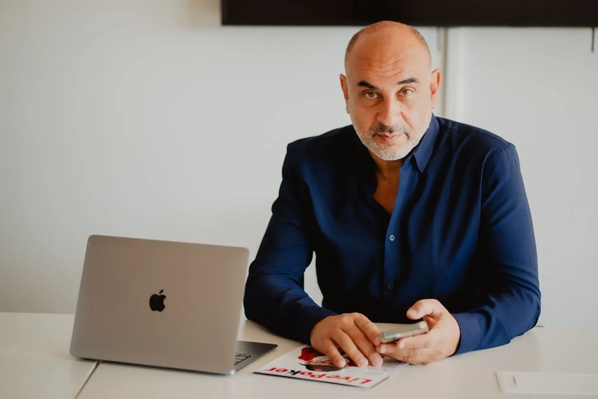 The photo of the founder of LivePoker Georges Djen
