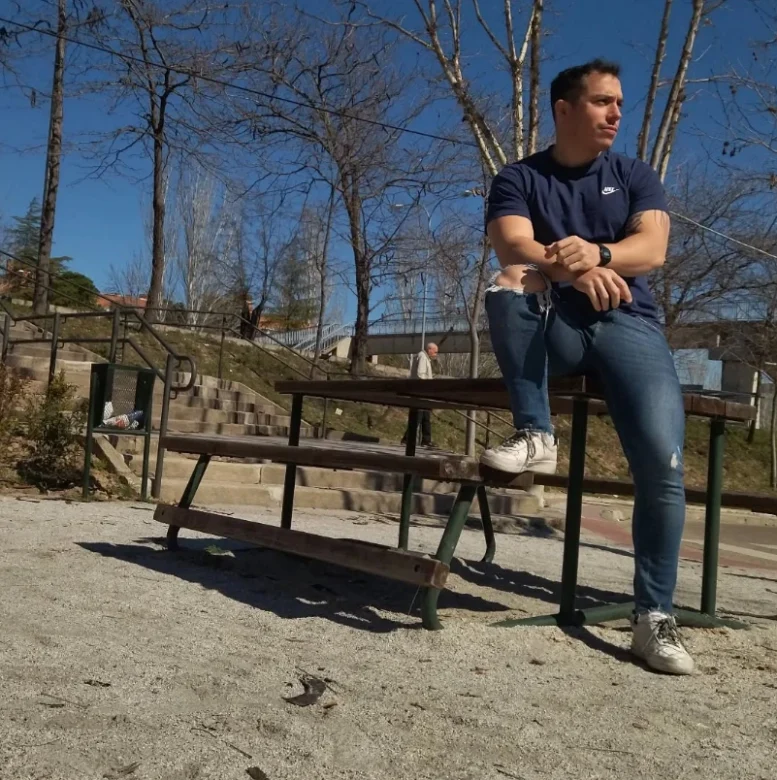 Pros and Cons of Multi-Tabling in Poker: Carlos “perdigg”