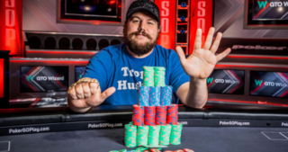 Shaun Deeb, Winner of his sixth bracelet in Event #27: $1,500 Eight Game Mix 6-Handed for $198,854