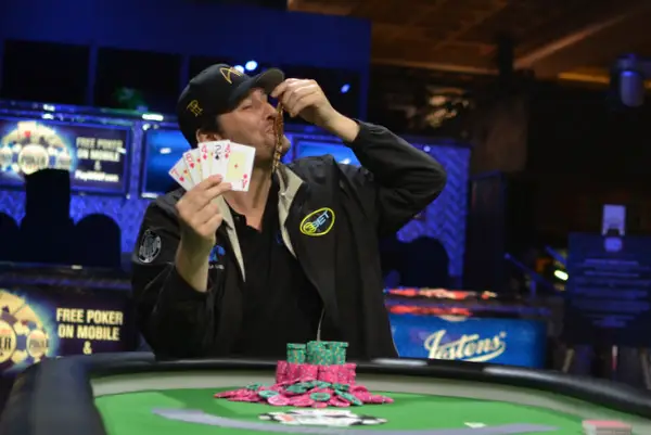 Hellmuth_10KRazz.jpg