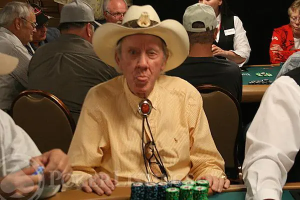 Poker Icon Amarillo Slim Dies at 83