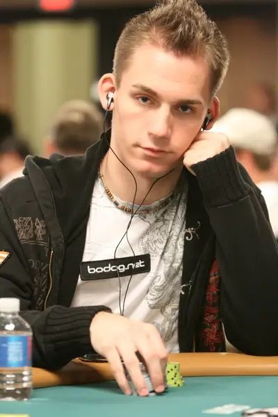 Justin Bonomo: Young pro, old games