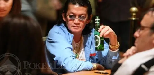 How to Host the Perfect Poker Home Game: What to Drink