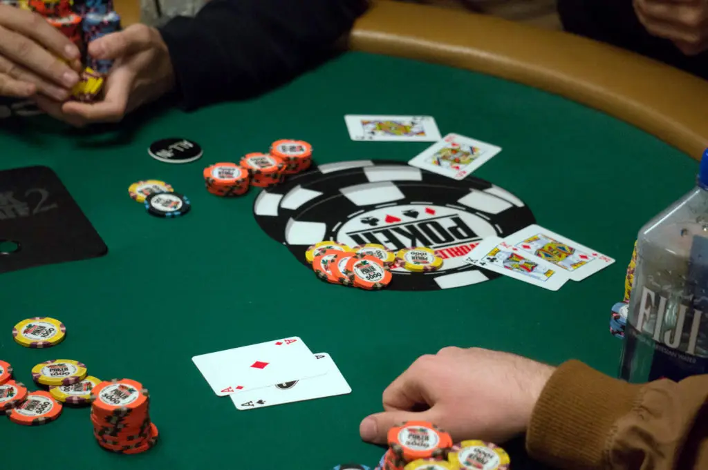 Poker table playing Short Deck Holdem