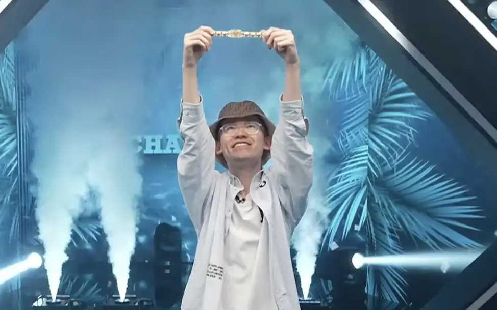 Yinan Zhou on WSOP Bahamas