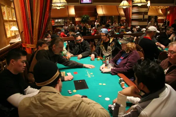 Blocking, Continuation und Float Bets – PokerZeit.de