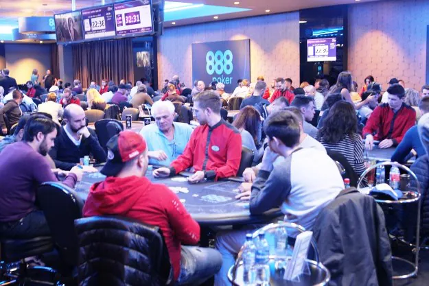 888-poker-floor-aspers-london.jpg