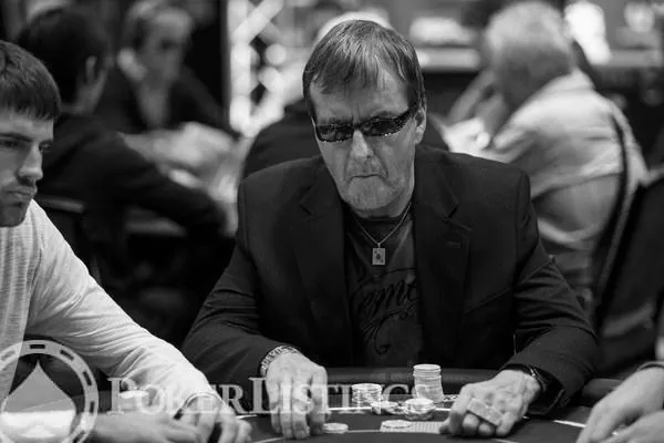 David-Devilfish-Ulliott2013-WSOP-EuropeEV0725K-NLH-High-RollerDay-1Giron8JG2.jpg