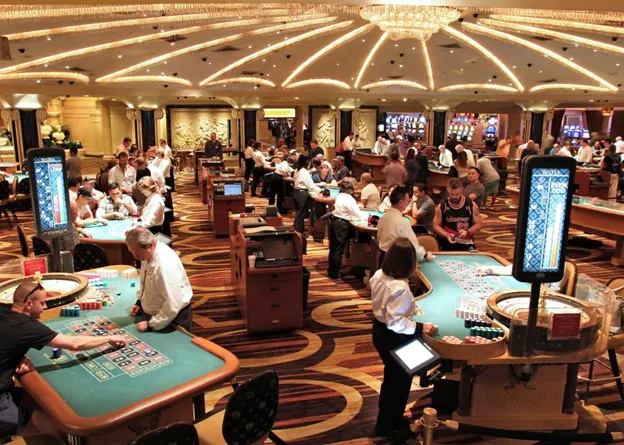 Casino: Cards, Chips and Dealers