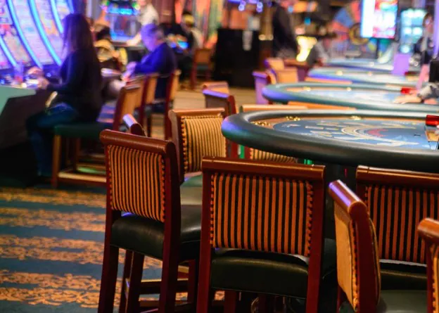 Casino: Cards, Chips and Dealers