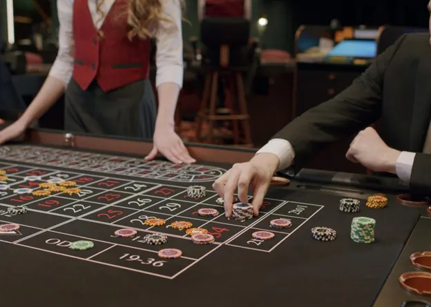 Casino: Cards, Chips and Dealers