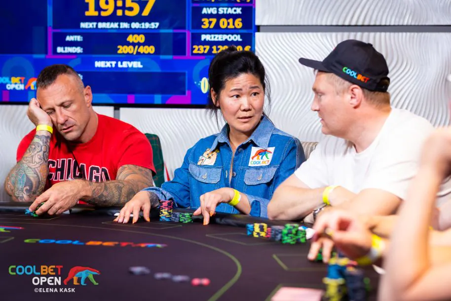 Ylva Thorsrud Picks up pot Against Kostickis