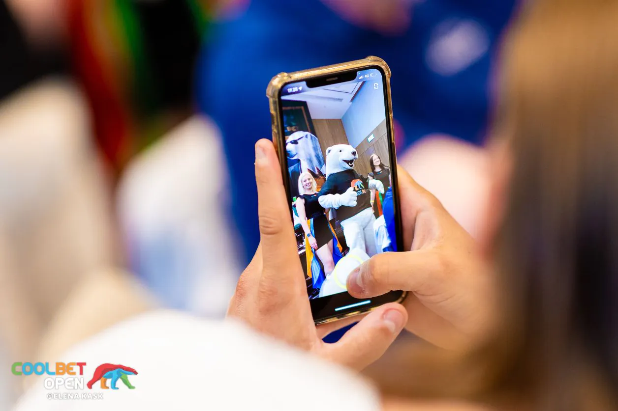 Salonen Takes out Hongisto