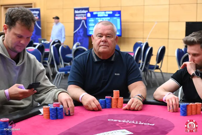 Snowmen Good for Mostaccio