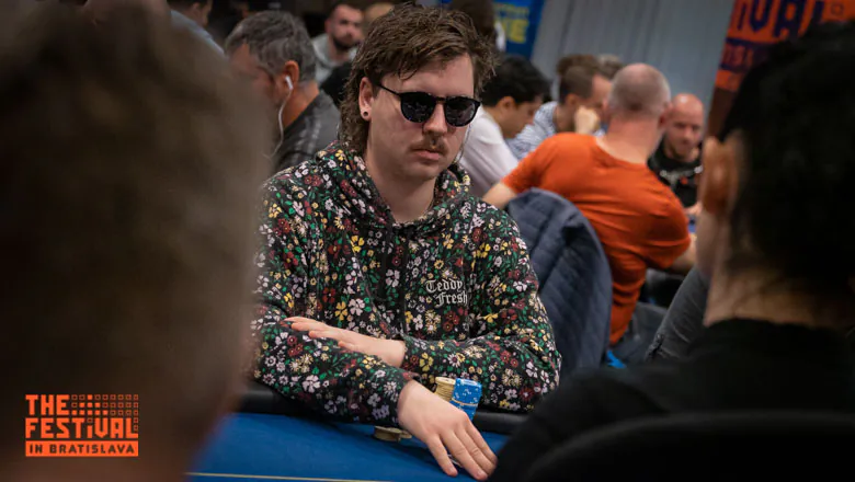 Sigurdsson Ousts Two with Rockets