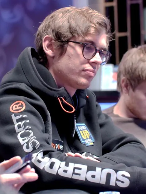 Fedor Holz playing poker.